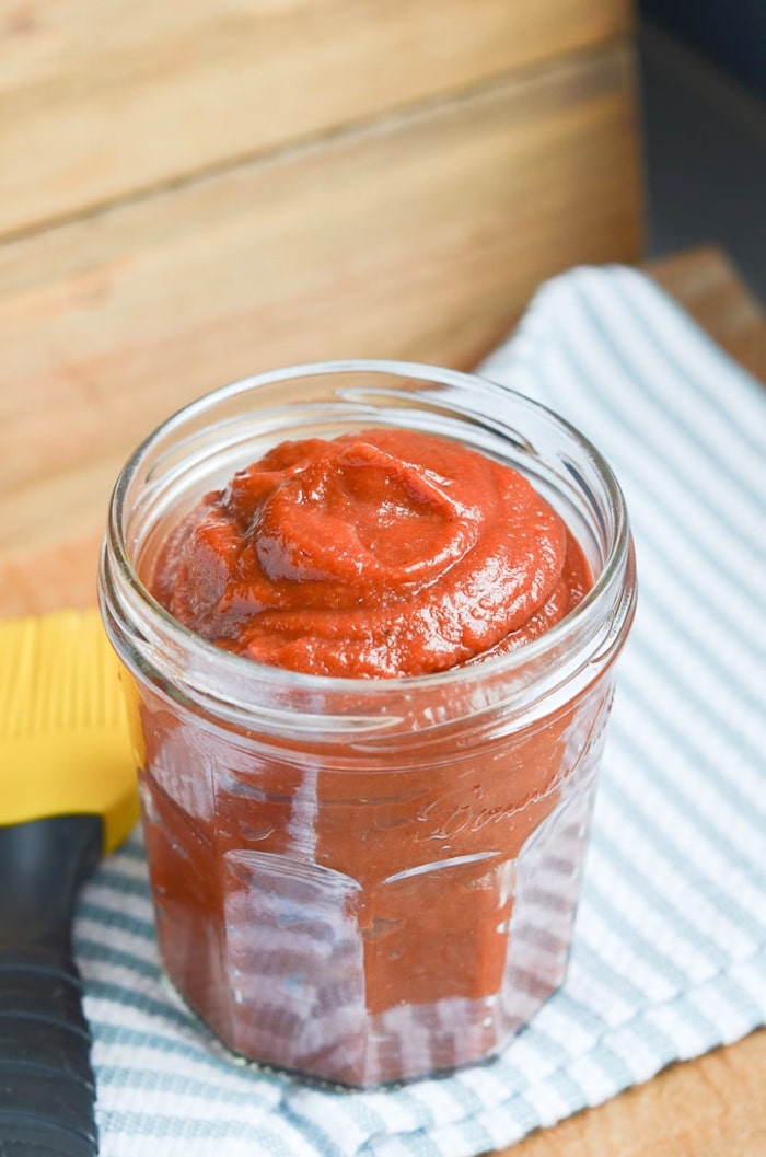 20+ Whole30 Dips, Sauces and Salad Dressings! #whole30 #dips #sauces #saladdressings #paleo