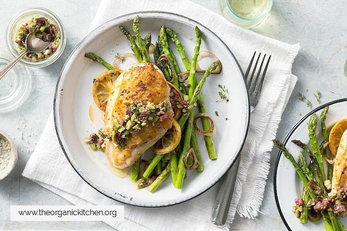 Paprika Rubbed Chicken Breasts and Asparagus!
